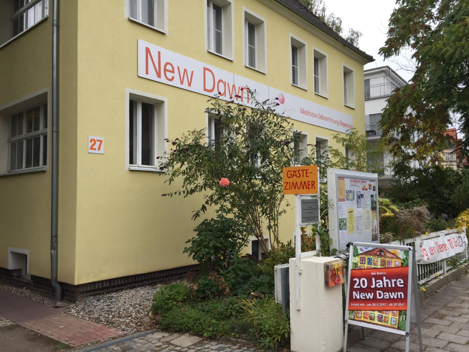 Osho New Dawn - Außenansicht